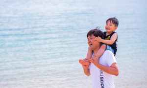 沖縄　出張撮影　子供写真　家族写真　ビーチ